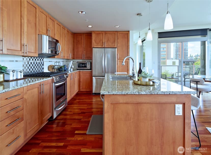 Property photo for 10610 NE 9th Place #605, Bellevue photo 8