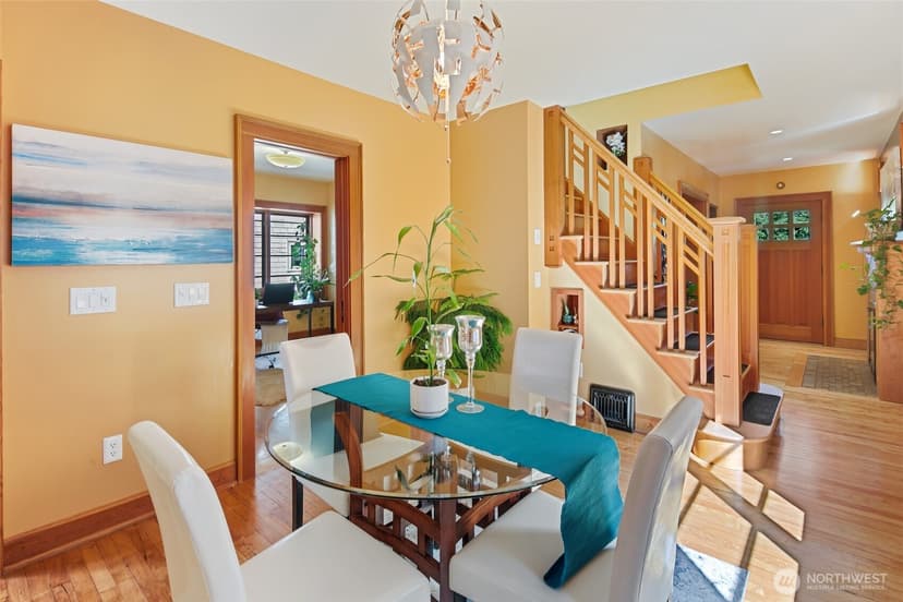 Property photo for 2217 Federal Avenue E, Seattle photo 8