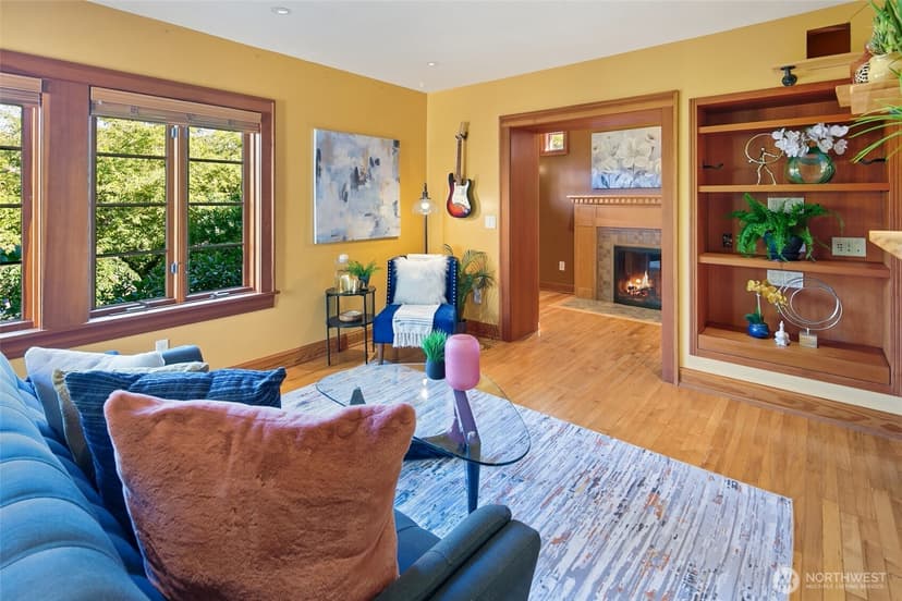 Property photo for 2217 Federal Avenue E, Seattle photo 6