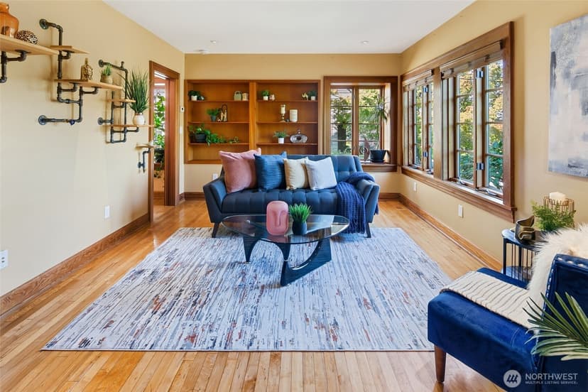 Property photo for 2217 Federal Avenue E, Seattle photo 4