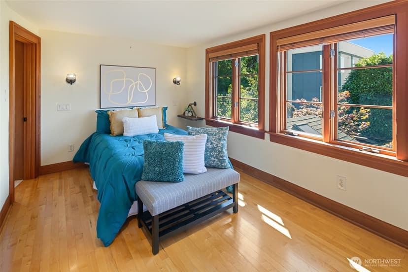 Property photo for 2217 Federal Avenue E, Seattle photo 18