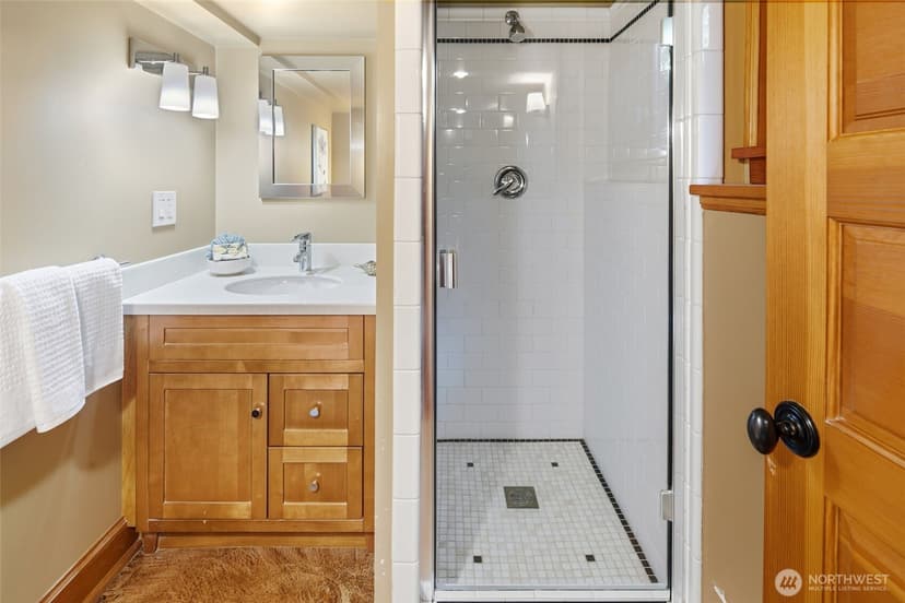 Property photo for 2217 Federal Avenue E, Seattle photo 27