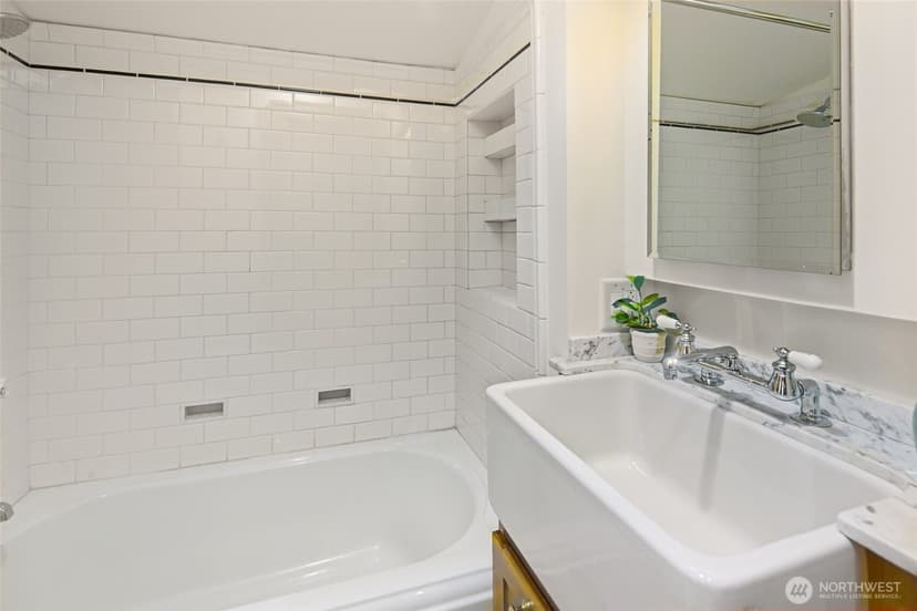 Property photo for 2217 Federal Avenue E, Seattle photo 16