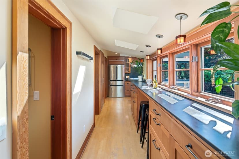 Property photo for 2217 Federal Avenue E, Seattle photo 15