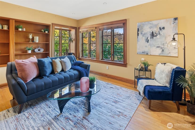 Property photo for 2217 Federal Avenue E, Seattle photo 5
