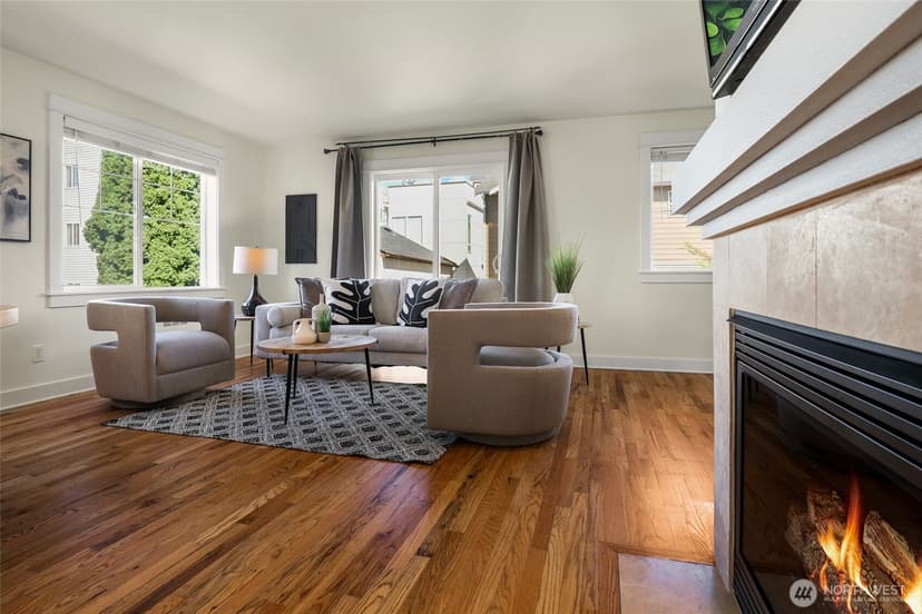 Property photo for 8846 Midvale Avenue N #B, Seattle photo 9