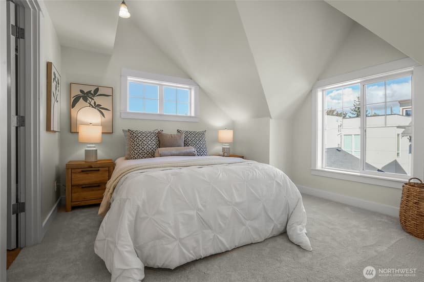 Property photo for 8846 Midvale Avenue N #B, Seattle photo 11