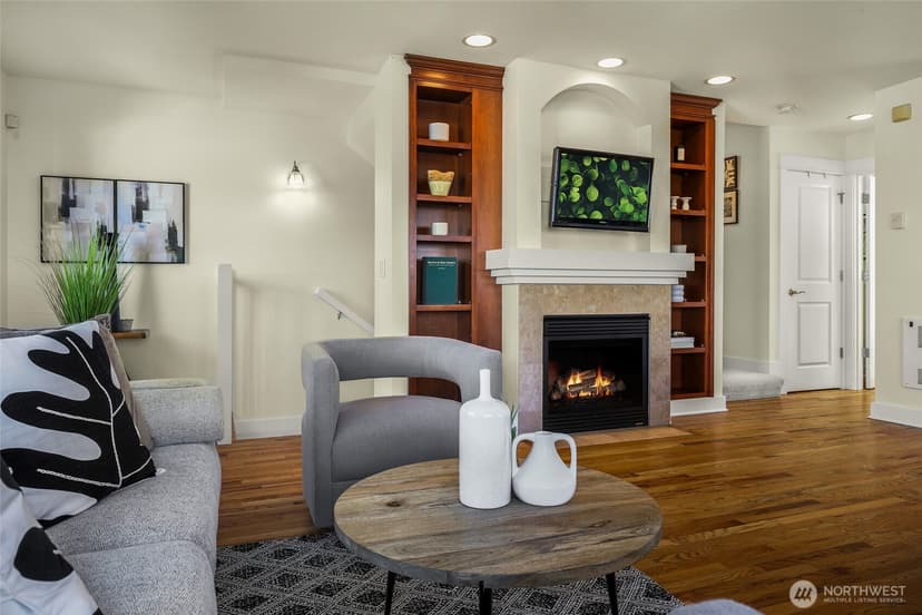 Property photo for 8846 Midvale Avenue N #B, Seattle photo 7