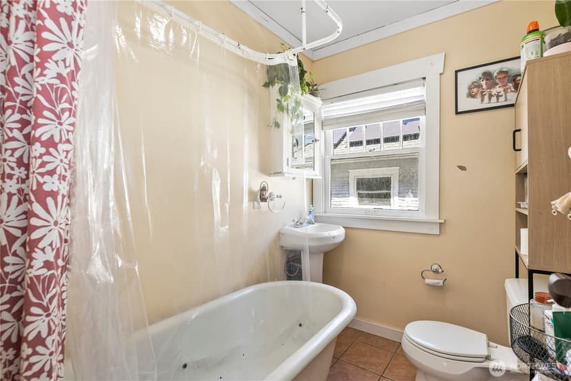 Property photo for 3730 Tacoma Avenue S, Tacoma photo 16