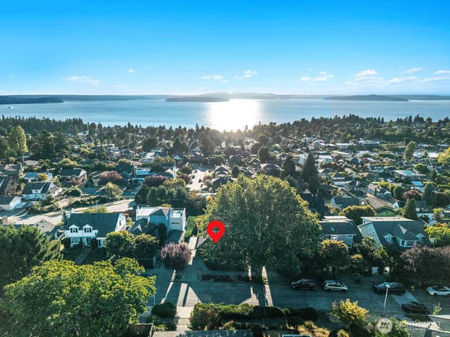 Property photo for 6757 38th Avenue SW, Seattle photo 3