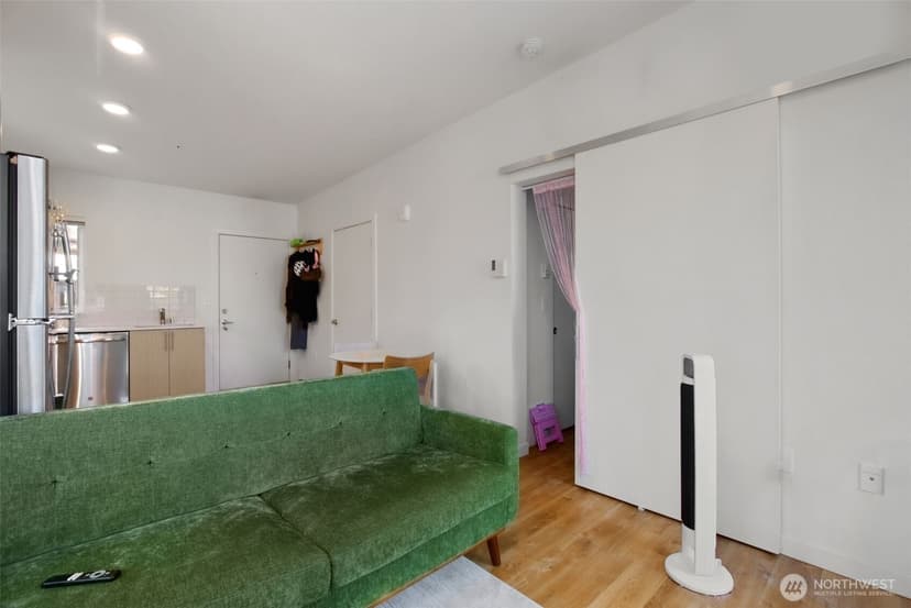 Property photo for 121 12th Avenue E #506, Seattle photo 10