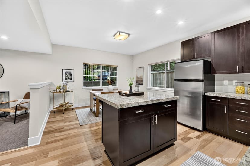 Property photo for 1820 24th Avenue #101, Seattle photo 12