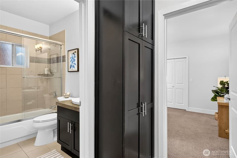 Property photo for 1820 24th Avenue #101, Seattle photo 16
