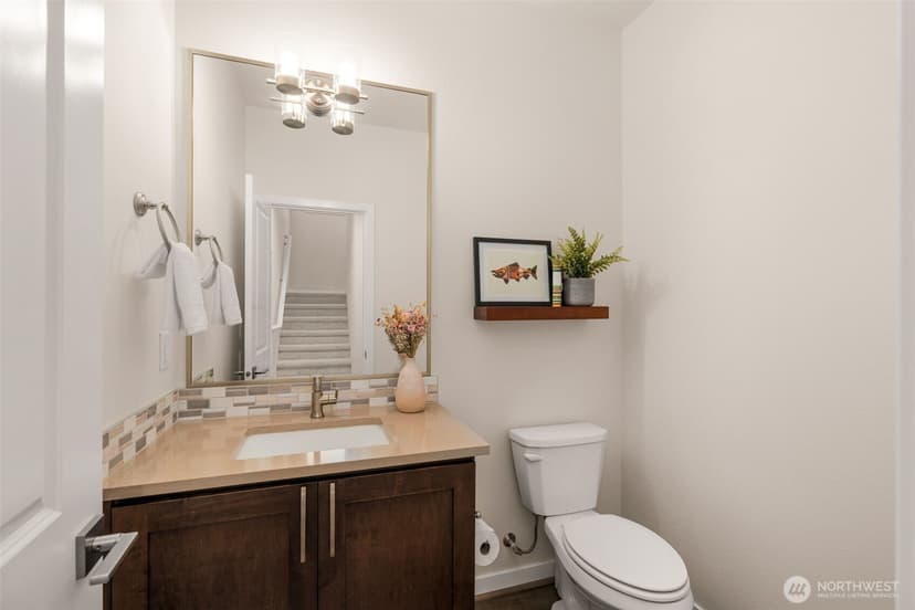 Property photo for 954 6th Avenue NE, Issaquah photo 13