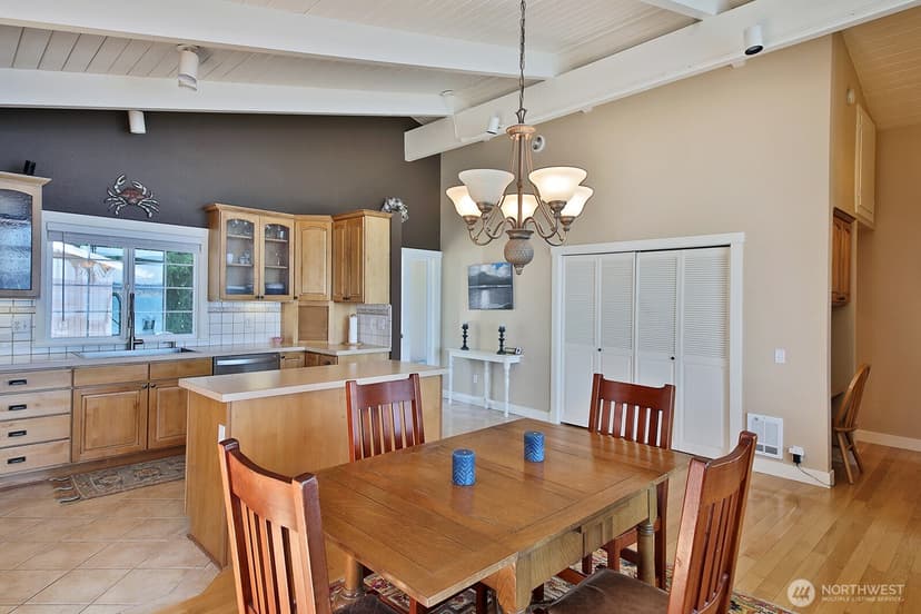 Property photo for 3761 Bells Lane, Langley photo 13