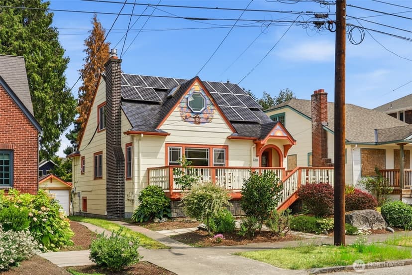 Property photo for 2316 41st Avenue SW, Seattle photo 3
