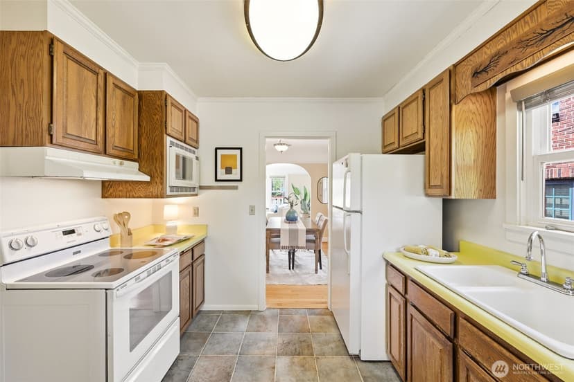 Property photo for 2316 41st Avenue SW, Seattle photo 11