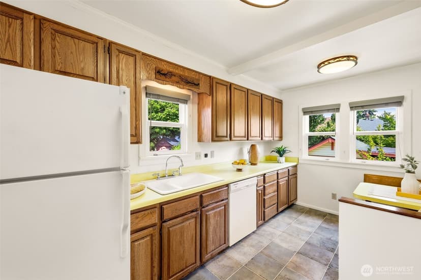 Property photo for 2316 41st Avenue SW, Seattle photo 10