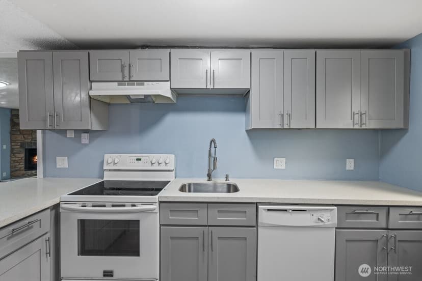 Property photo for 13702 37th Avenue S #51, Tukwila photo 10