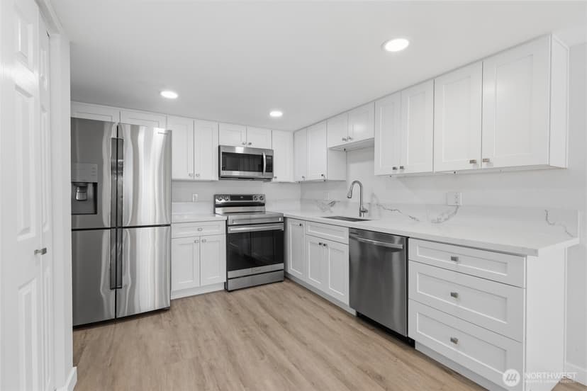 Property photo for 17417 Ashworth Avenue N #202, Shoreline photo 7