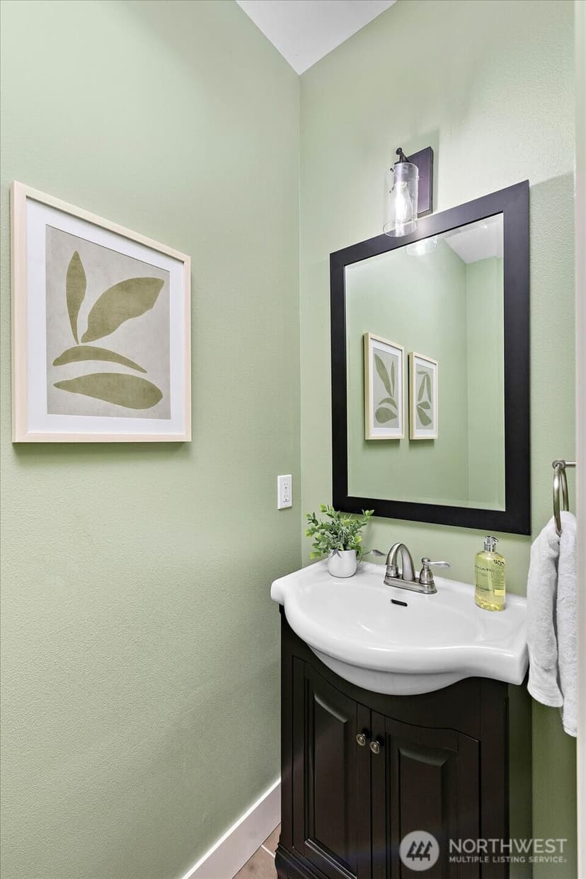 Property photo for 5925 31st Avenue SW, Seattle photo 17