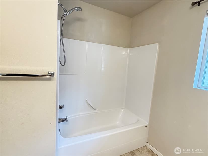 Property photo for 990 42nd Court NE, Auburn photo 17