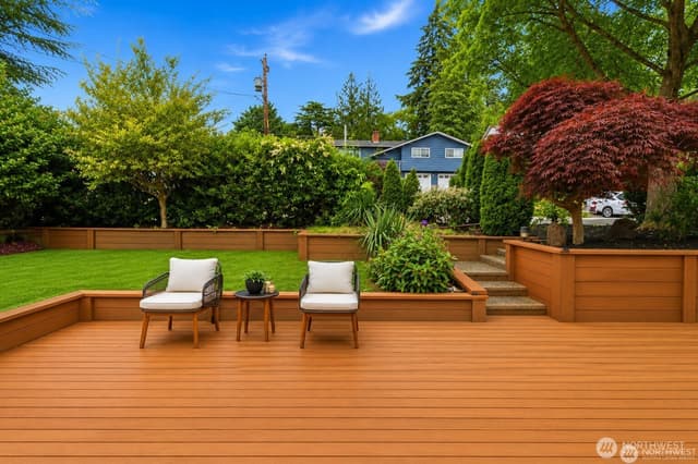 Property photo for 325 105th Ave SE, Bellevue photo 2