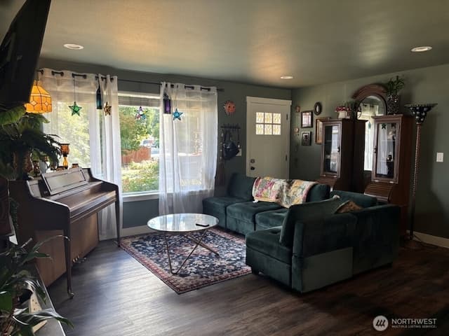 Property photo for 5911 135th Pl NE, Marysville photo 3