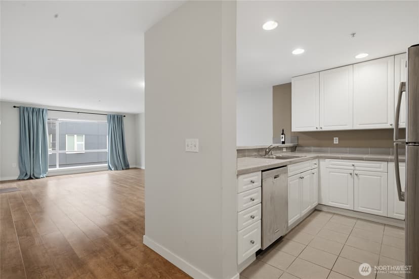 Property photo for 321 10th Avenue S #712, Seattle photo 10