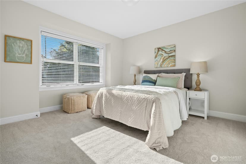 Property photo for 10806 SE 16th Street, Bellevue photo 32