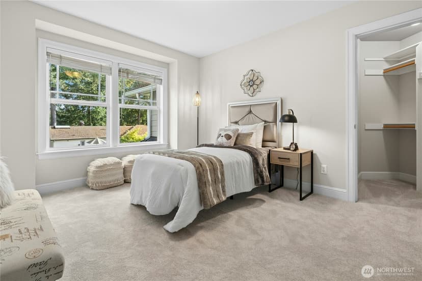 Property photo for 10806 SE 16th Street, Bellevue photo 30