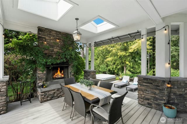 Property photo for 10806 SE 16th Street, Bellevue photo 5