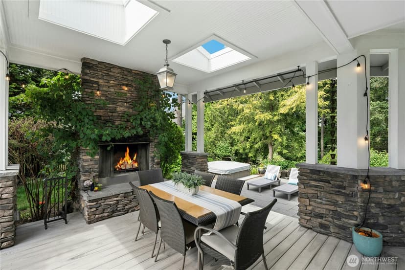 Property photo for 10806 SE 16th Street, Bellevue photo 5