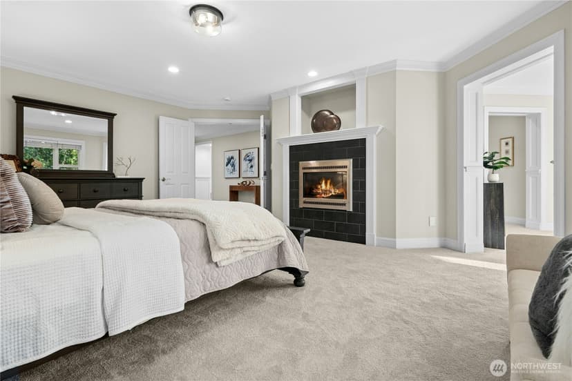 Property photo for 10806 SE 16th Street, Bellevue photo 25