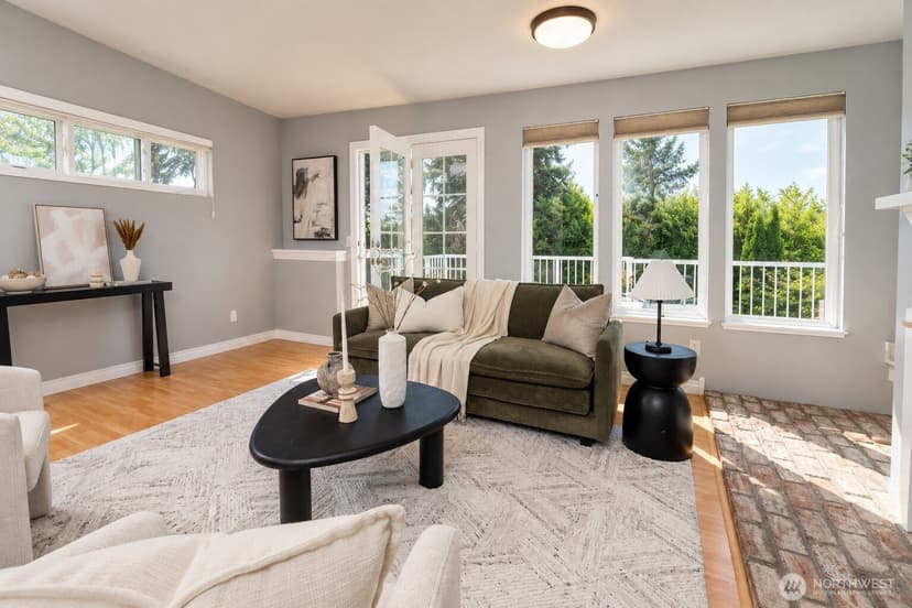 Property photo for 825 NE 75th Street, Seattle photo 18