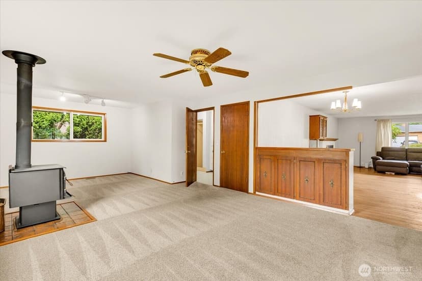 Property photo for 8602 Maple Lane, Edmonds photo 16