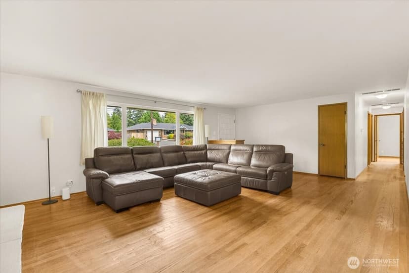 Property photo for 8602 Maple Lane, Edmonds photo 6