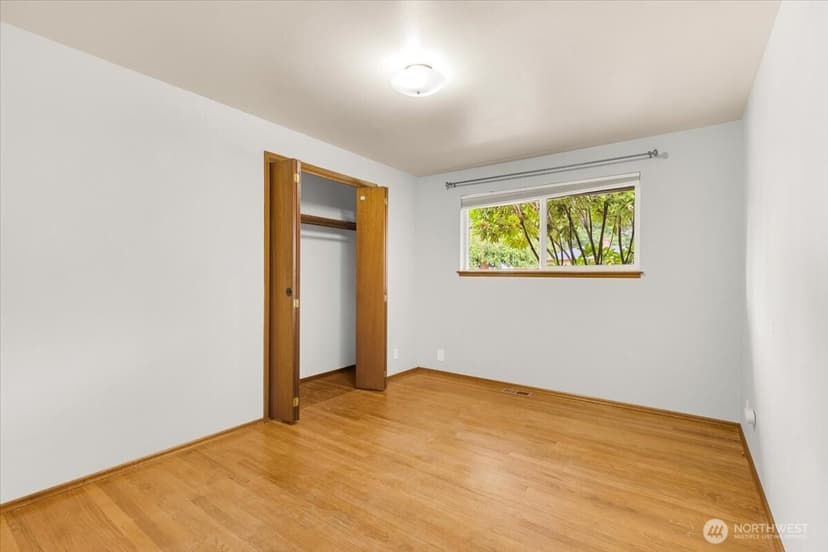 Property photo for 8602 Maple Lane, Edmonds photo 24