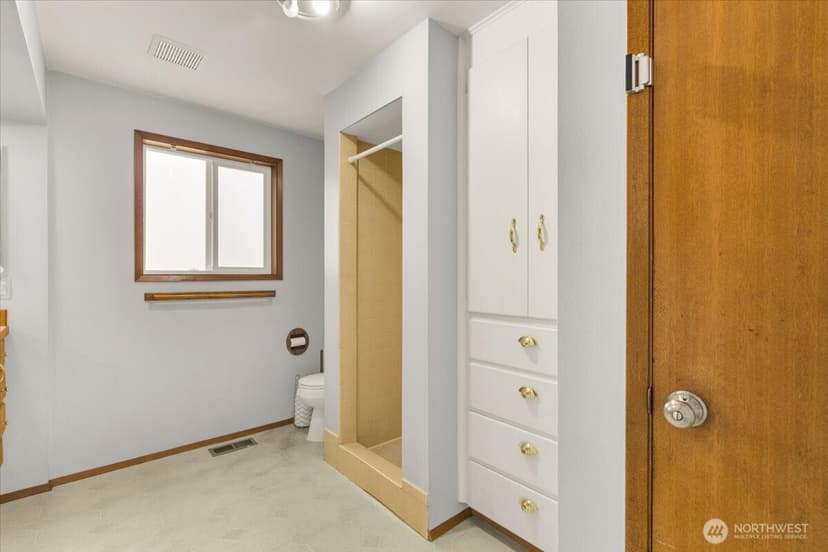 Property photo for 8602 Maple Lane, Edmonds photo 26