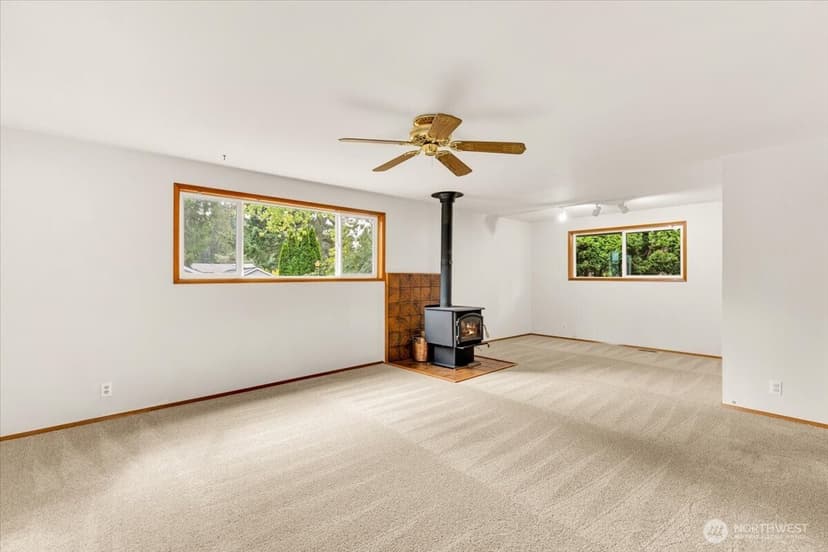 Property photo for 8602 Maple Lane, Edmonds photo 17