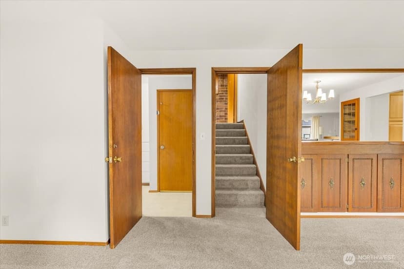 Property photo for 8602 Maple Lane, Edmonds photo 27