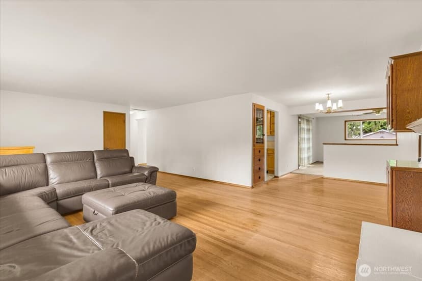 Property photo for 8602 Maple Lane, Edmonds photo 7