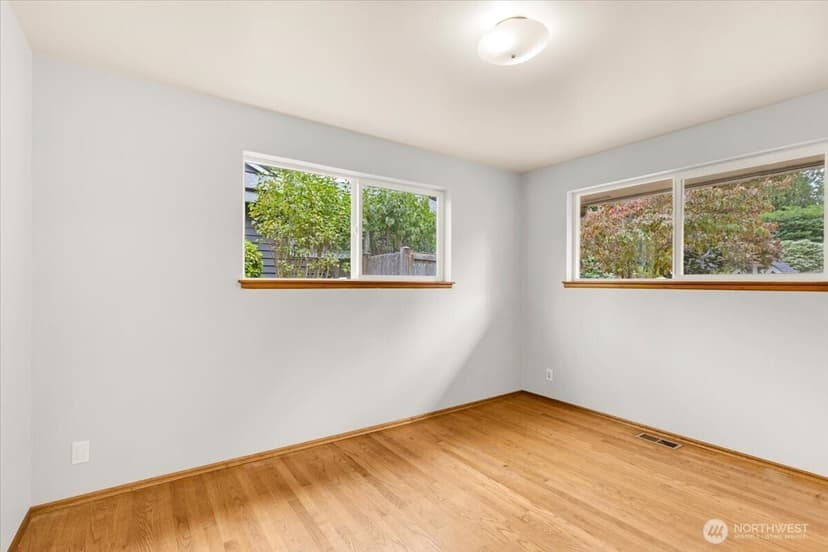 Property photo for 8602 Maple Lane, Edmonds photo 20