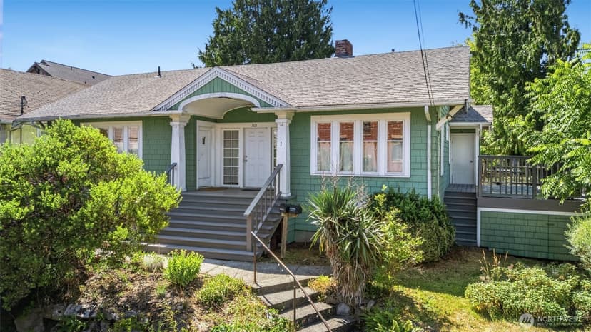 Property photo for 303 N 64th Street, Seattle photo 2