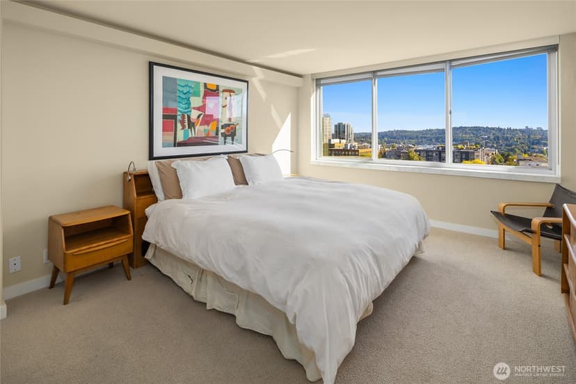Property photo for 4540 8th Avenue NE #801, Seattle photo 21