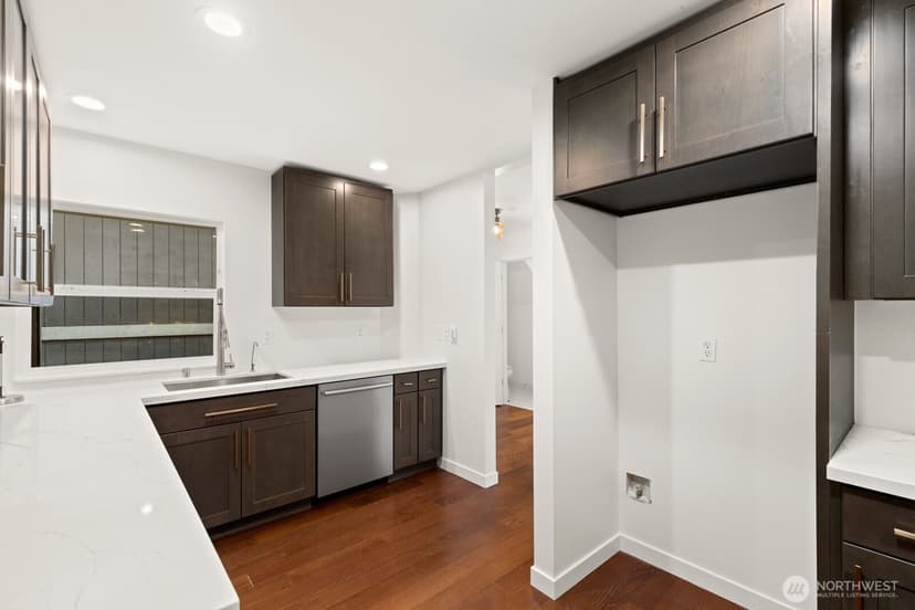 Property photo for 2428 NE 13th Street, Renton photo 12