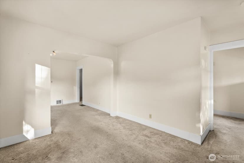 Property photo for 6533 5th Avenue NW, Seattle photo 10