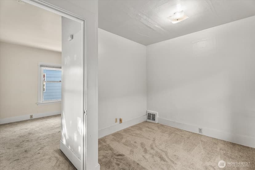 Property photo for 6533 5th Avenue NW, Seattle photo 17