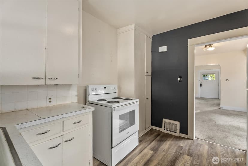 Property photo for 6533 5th Avenue NW, Seattle photo 6