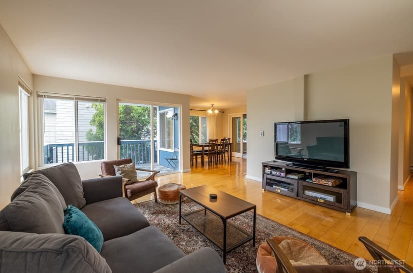 Property photo for 1214 Taylor Avenue N #201, Seattle photo 4
